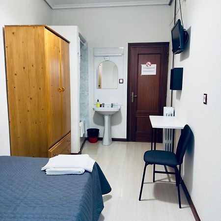 Hostal Conde De Alba Madrid Eksteriør billede
