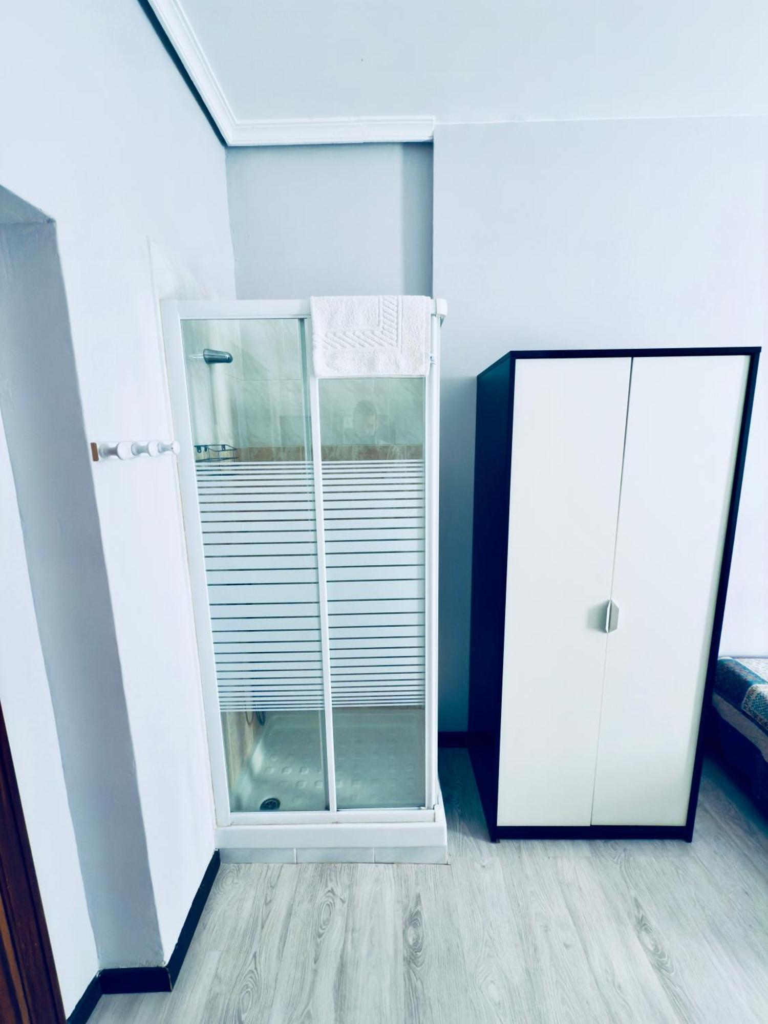 Hostal Conde De Alba Madrid Eksteriør billede